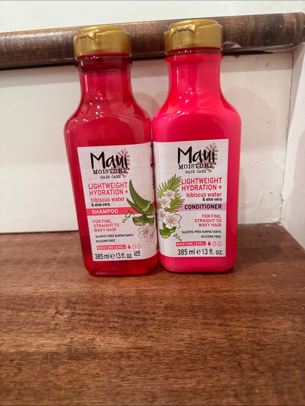 NWT Maui Moisture Lightweight Hydration Shampoo & Conditioner